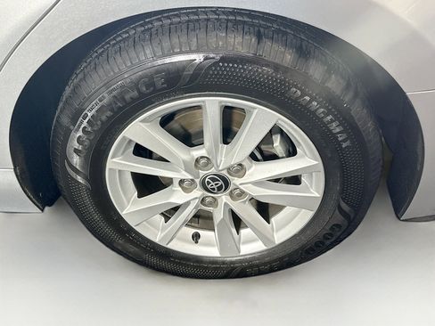 Used 2025 Toyota Camry LE image 11