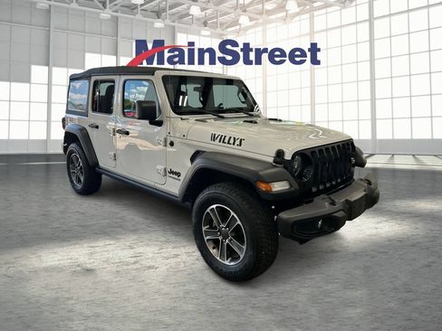 Used 2022 Jeep Wrangler Unlimited Sport AWD/4WD image 7