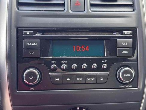 Used 2016 Nissan Versa SV image 17