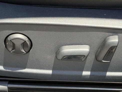 Used 2026 Volkswagen Jetta SE FWD image 13