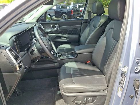 Used 2023 Kia Sorento SX AWD/4WD image 11