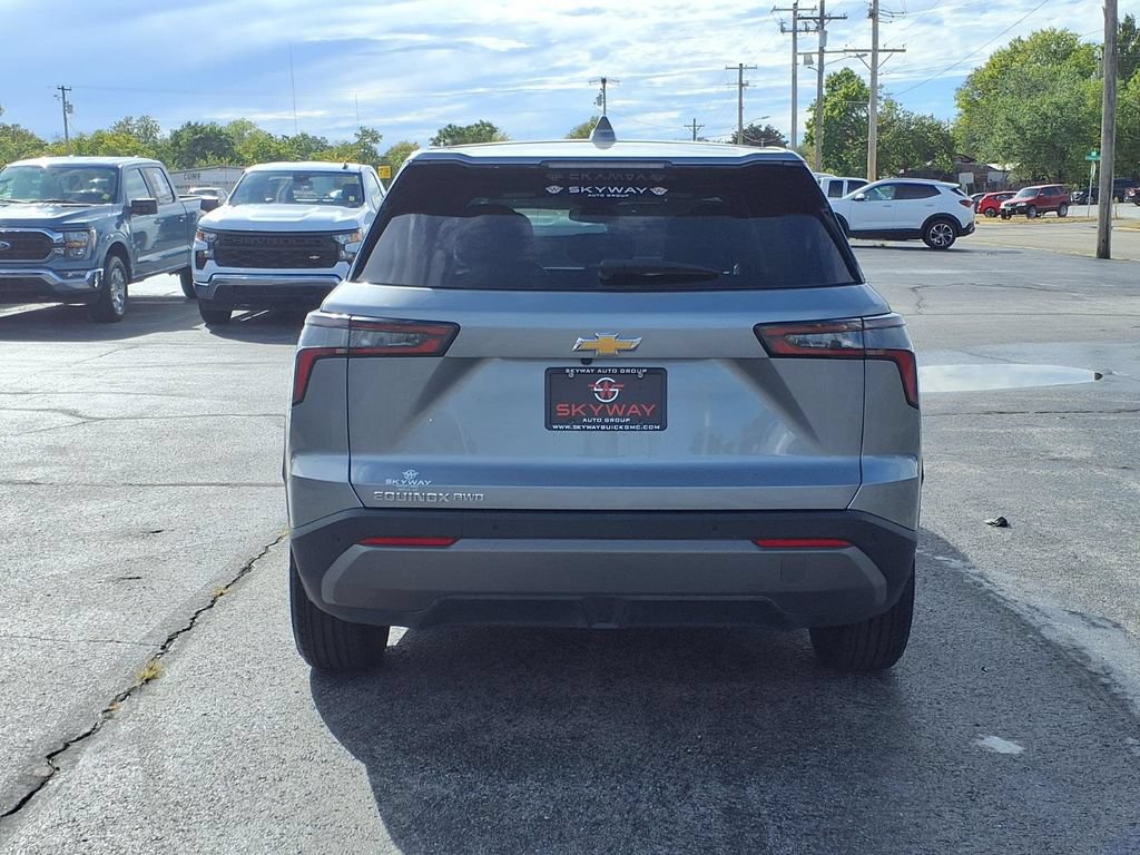 Used 2025 Chevrolet Equinox LT AWD/4WD image 5