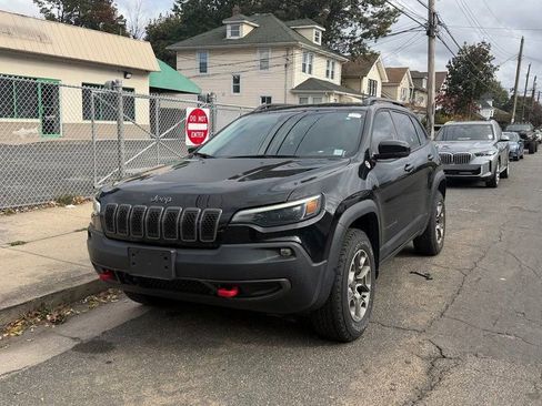 Used 2022 Jeep Cherokee Trailhawk image 2