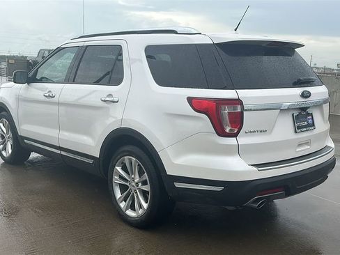 Used 2018 Ford Explorer Limited w/ Equipment Group 301A FWD image 11