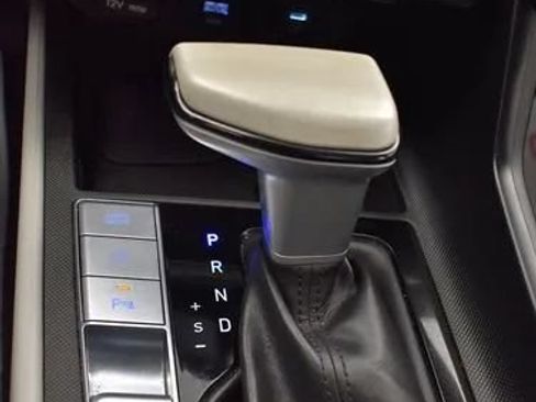Used 2024 Hyundai Elantra Limited FWD image 35