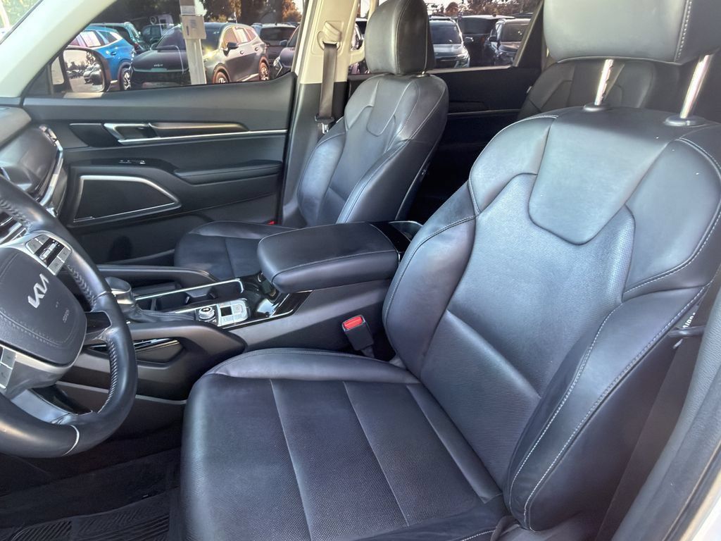 Certified 2023 Kia Telluride S w/ S Sunroof Package AWD/4WD image 22