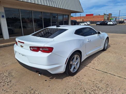 Used 2022 Chevrolet Camaro LT RWD image 9