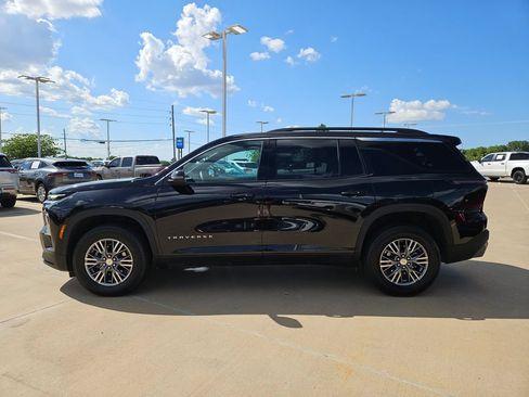 Used 2025 Chevrolet Traverse LT AWD/4WD image 4