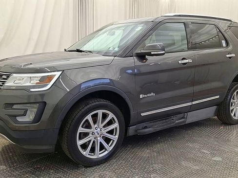 Used 2017 Ford Explorer Limited image 7