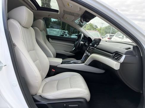 Used 2021 Honda Accord Touring image 15