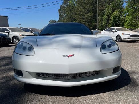 Used 2006 Chevrolet Corvette Coupe w/ Preferred Equipment Group RWD image 5