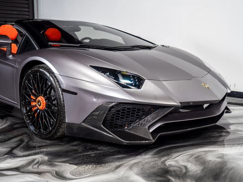 Used 2014 Lamborghini Aventador LP 700-4 image 4
