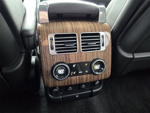 Used 2022 Land Rover Range Rover Westminster Edition image 12
