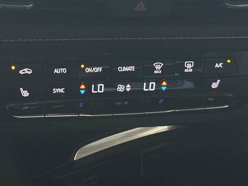 Used 2022 Buick Envision Preferred image 22