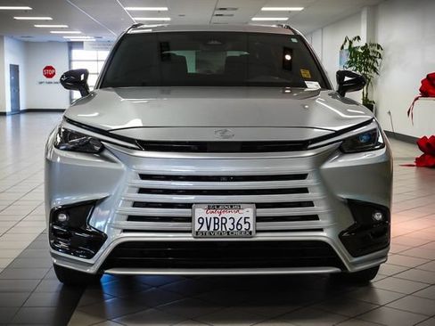 Certified 2025 Lexus TX 500h AWD w/ Technology Package image 4