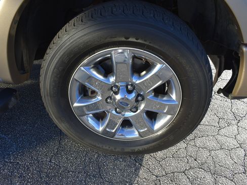 Used 2013 Ford F150 Lariat w/ Lariat Chrome Pkg image 37