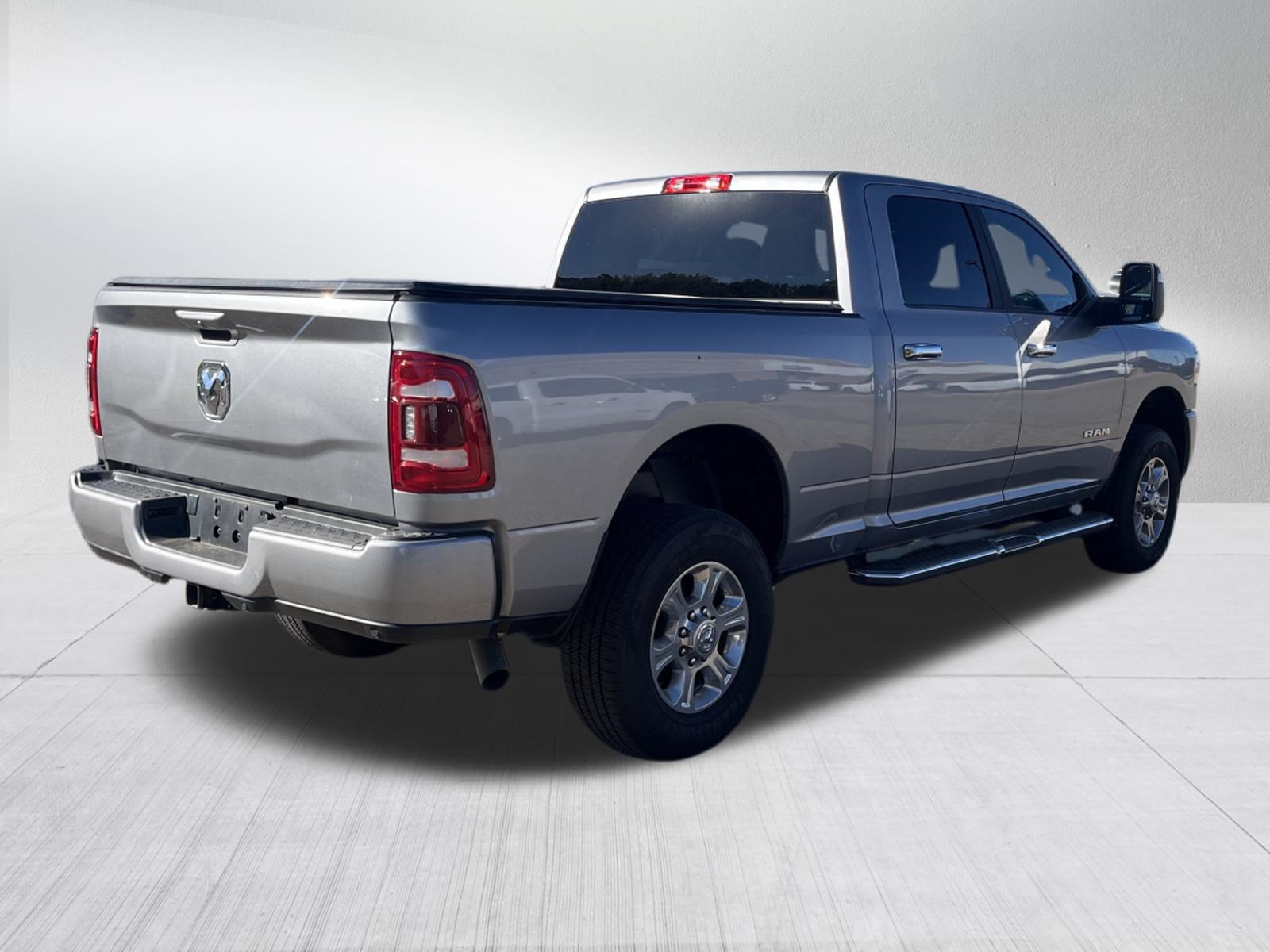Used 2024 RAM 2500 Big Horn w/ Safety Group AWD/4WD image 5