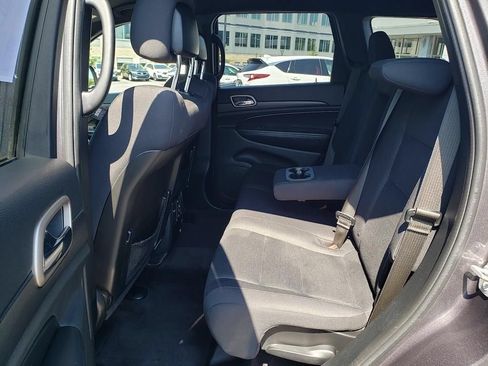 Used 2016 Jeep Grand Cherokee Laredo w/ Quick Order Package 23E AWD/4WD image 32