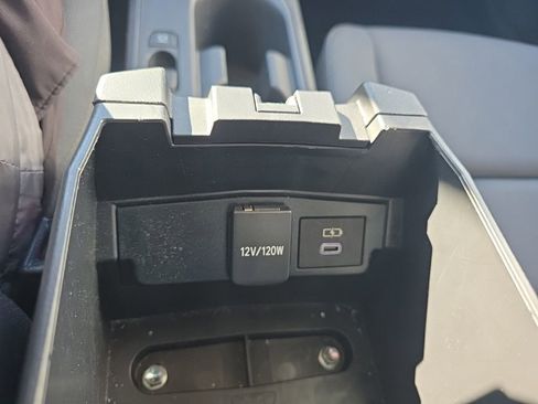 Used 2025 Toyota Corolla LE image 30