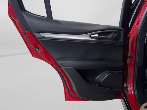 Used 2025 Alfa Romeo Stelvio Sprint w/ Veloce Package image 37