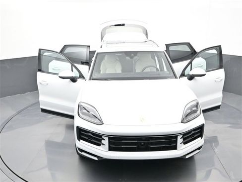 New 2026 Porsche Cayenne E-Hybrid image 31