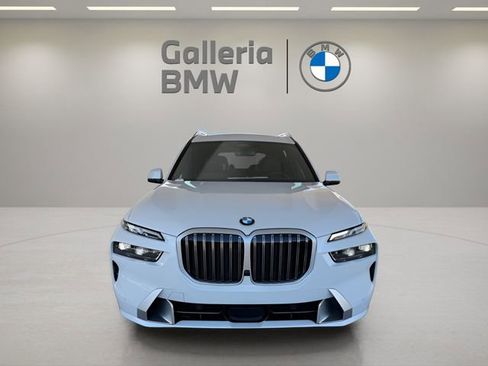 Used 2026 BMW X7 xDrive40i w/ Premium Package image 3