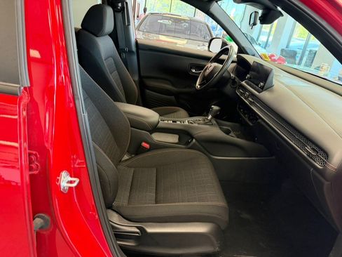 Used 2023 Honda HR-V Sport image 31