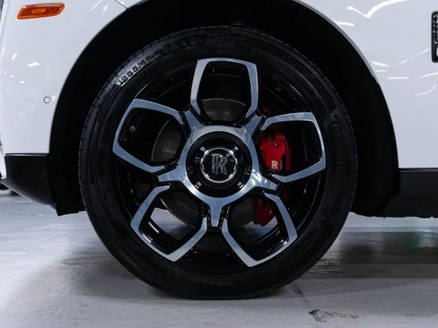 Used 2021 Rolls-Royce Cullinan Black Badge AWD/4WD image 92