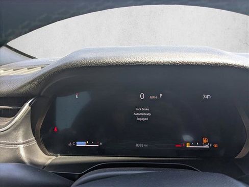 Used 2025 Jeep Grand Cherokee Laredo w/ MOPAR Finishing Package image 11