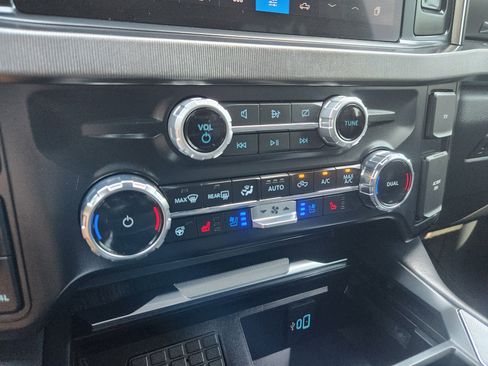 Used 2024 Ford F350 Platinum image 29