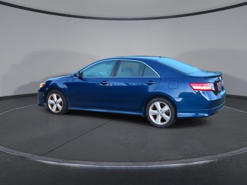 Used 2011 Toyota Camry SE w/ SE Extra-Value Pkg #1 FWD image 6