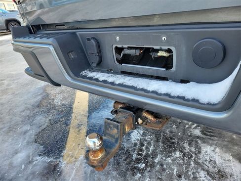 Used 2022 Chevrolet Colorado LT w/ LT Convenience Package image 7