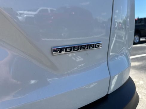 Used 2018 Honda CR-V Touring image 4