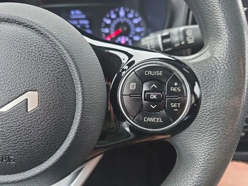 Used 2022 Kia Soul S FWD image 18
