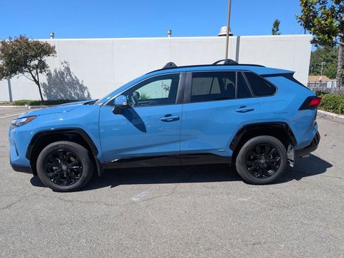 Used 2023 Toyota RAV4 SE w/ Convenience Package AWD/4WD image 9