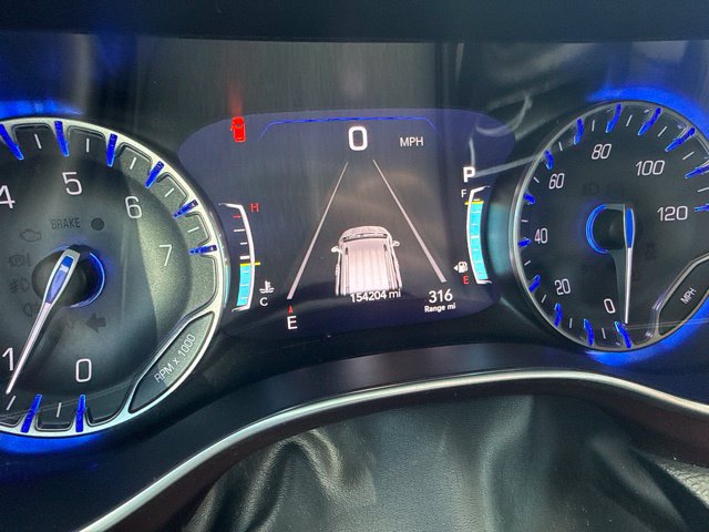 Used 2017 Chrysler Pacifica Limited FWD image 5