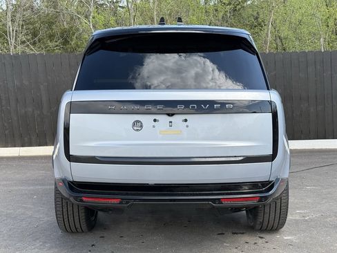 New 2025 Land Rover Range Rover SE image 4