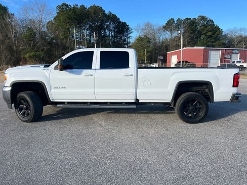 Used 2018 GMC Sierra 2500 SLE w/ SLE Preferred Package image 3