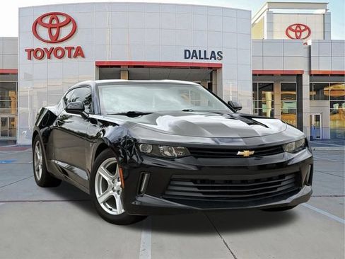 Used 2018 Chevrolet Camaro LT w/ Technology Package RWD image 1