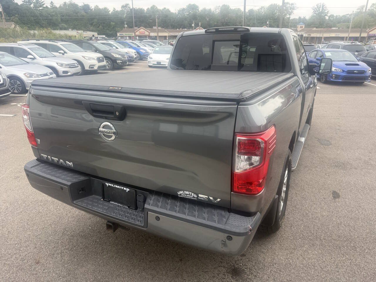 Used 2017 Nissan Titan SV RWD image 8