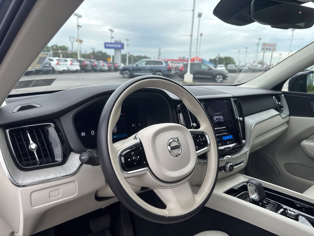 Used 2025 Volvo XC60 B5 Plus w/ Protection Package Premier AWD/4WD image 10