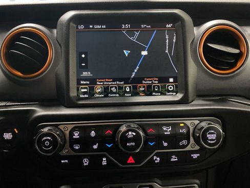 Certified 2021 Jeep Gladiator Mojave image 31