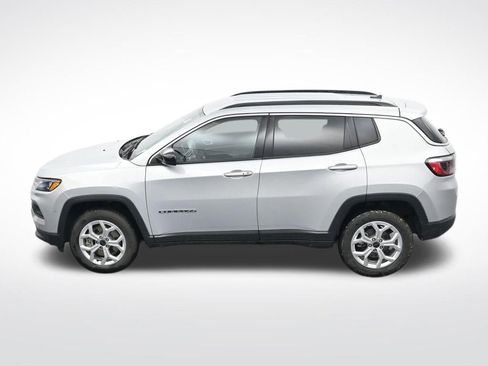 Used 2025 Jeep Compass Latitude AWD/4WD image 28
