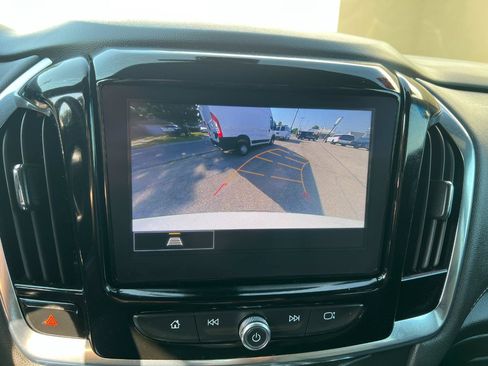 Used 2023 Chevrolet Traverse LT FWD image 55