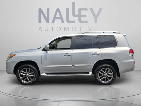 Used 2013 Lexus LX 570 4WD w/ Luxury Pkg image 2