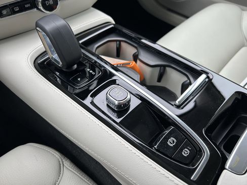 Used 2023 Volvo S60 T8 Plus image 16