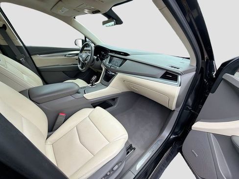 Used 2019 Cadillac XT5 Luxury image 30