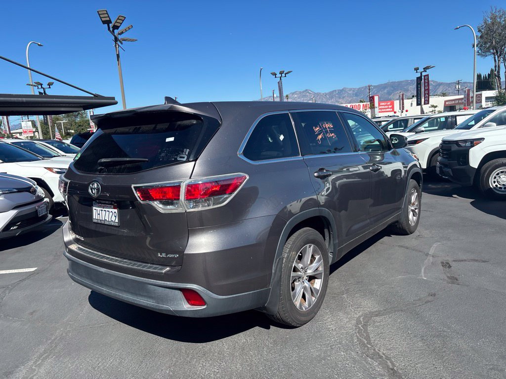 Used 2015 Toyota Highlander Plus AWD/4WD image 4