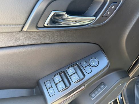 Used 2019 Chevrolet Suburban LT AWD/4WD image 14