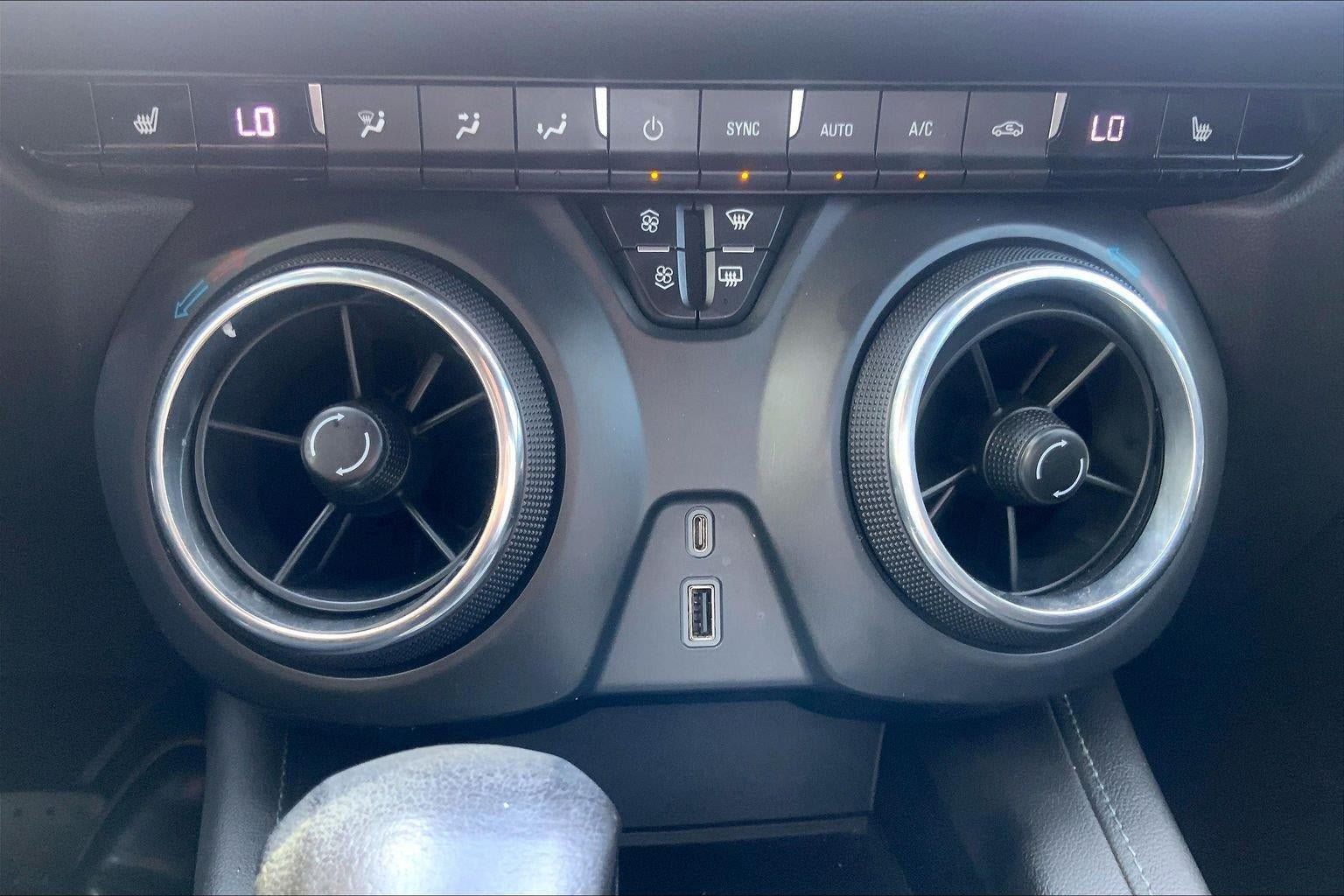 Used 2019 Chevrolet Blazer LT FWD image 33